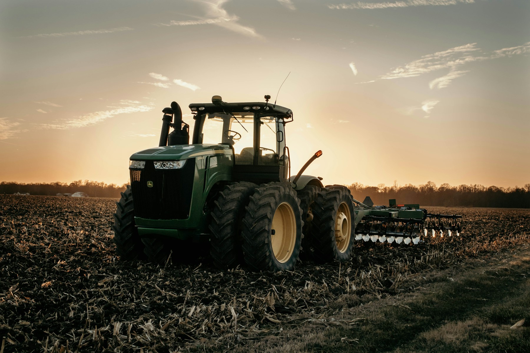 Landwirtschaftliche Maschine auf dem Feld